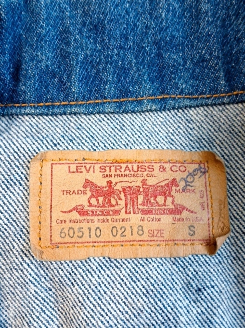 Vintage Levi's Hand-Painted Studded Denim Vest - Western Boho Art Size Small - Picture 6 of 8